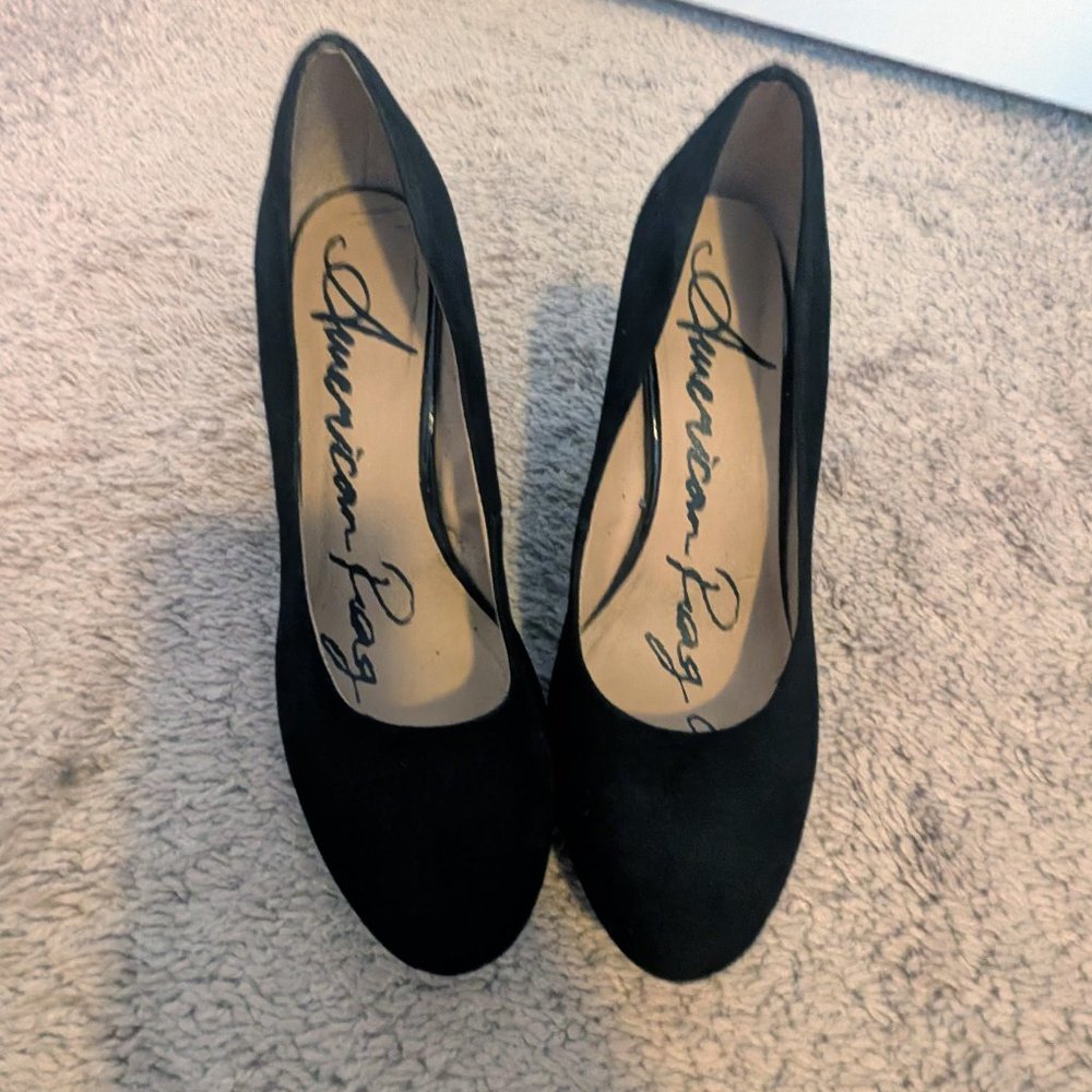 Black velvet low high heel